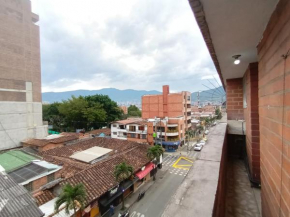 ESPLENDIDO APARTAESTUDIO EN LA MEJOR ZONA DE ENVIGADO